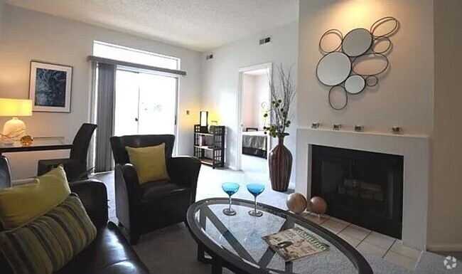 Building Photo - Beautifully updated 2-2 Condo with attache...