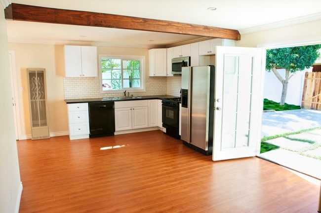 Photo - 128 S Brighton St Unidad 2