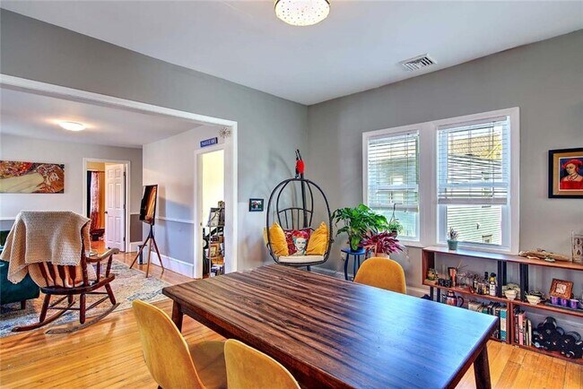 Photo - 220 Carpenter St Unit 2