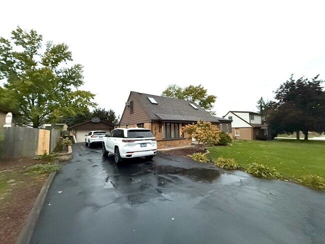 Photo - 10740 Monitor Ave