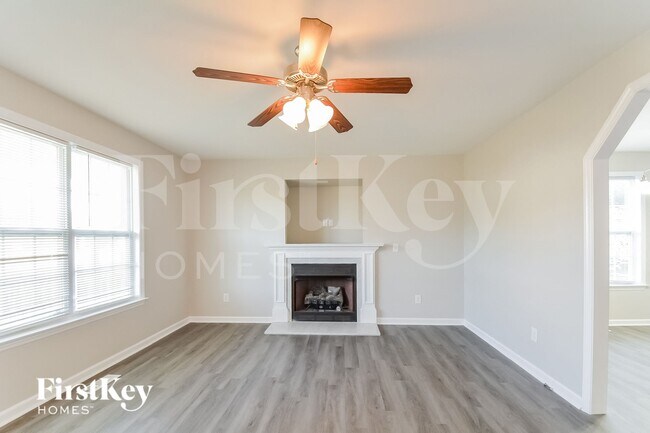 Photo - 214 Sunset Pointe Dr