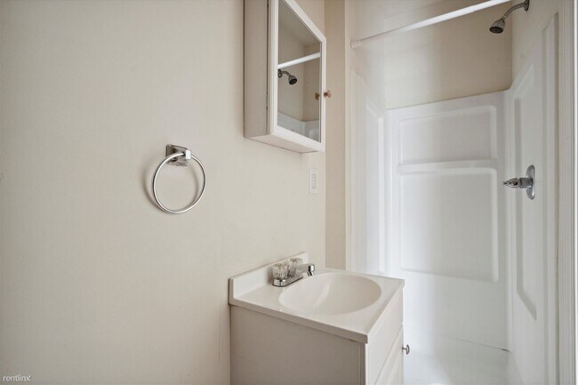 Photo - 3 br, 3 bath 4plex - 1712 CECIL B MOORE AV... Unit F3