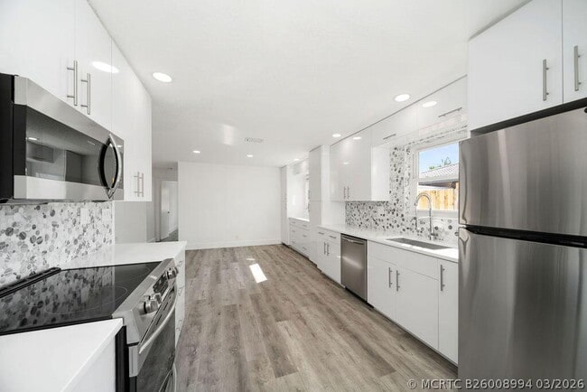 Photo - 518 Kingbird Cir