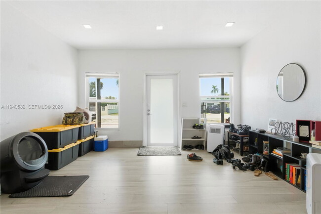 Photo - 5737 SW 6th St