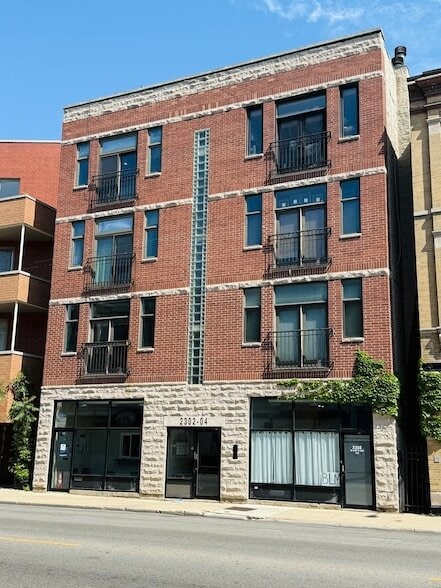 Building Photo - 2302 W North Ave Unit 2W