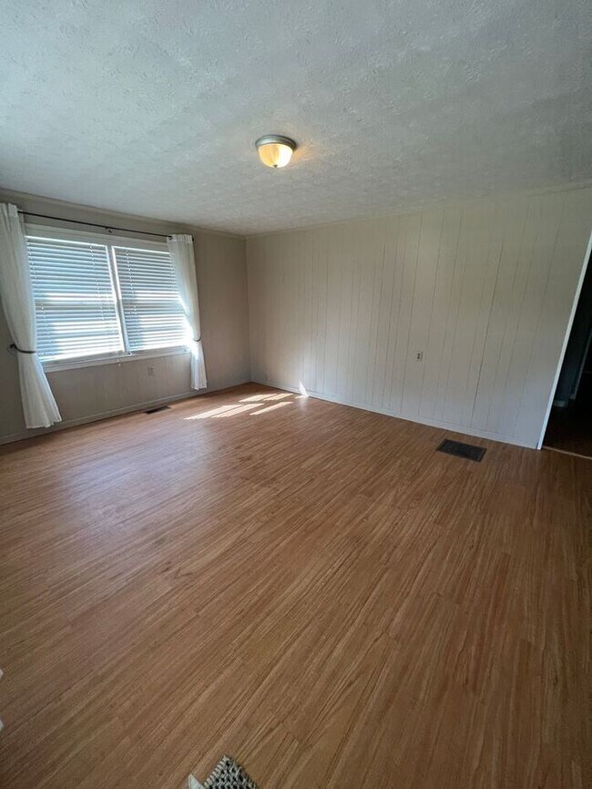 Only 2 Blocks from Main St Travelers Rest! Rental House Rental in