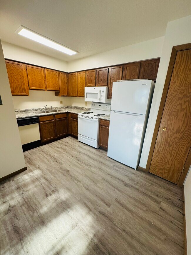 Photo - 156 Westside Dr Unit 9