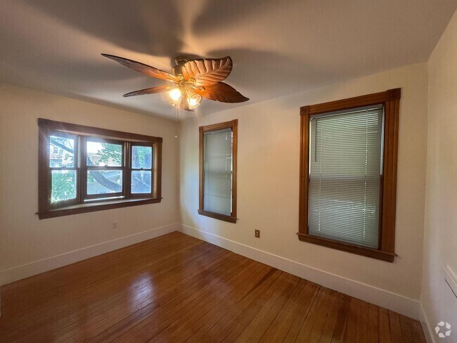 Building Photo - 94 College Ave Unit 2 Rental