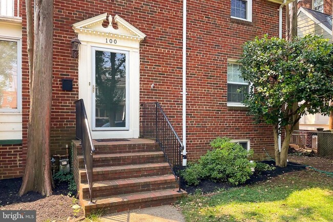 Photo - 100 W Mason Ave House