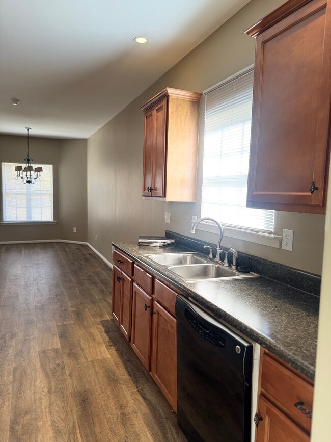 1017 Fairbank Ln