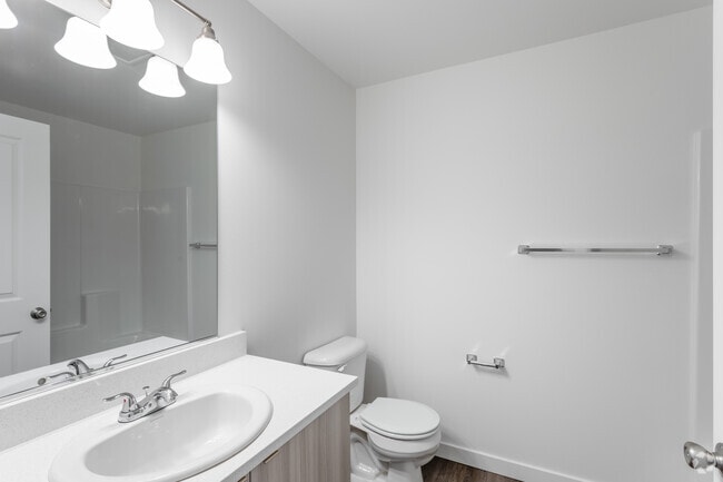 1BR, 1BA - 694SF - Tides at Willow Pointe