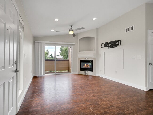 Building Photo - $2,395.00 - 3 Bedrooms, 2Bathrooms, Condo ... Unit 9-203