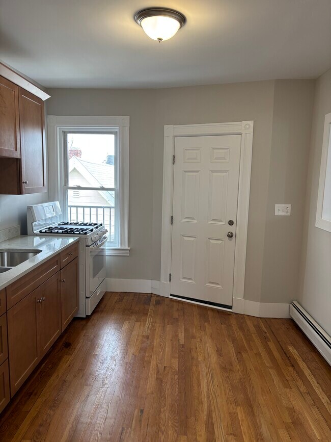 Photo - 206 Jewett St Unit 3