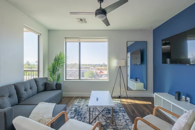 Building Photo - 701 W Rio Salado Pkwy Rental