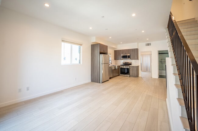 Photo - 246 N Dillon St