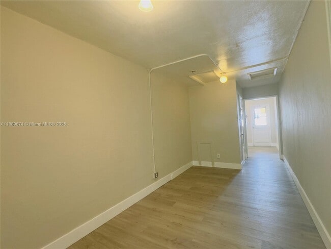 Photo - 4317 NE 21st Ave Unit 9