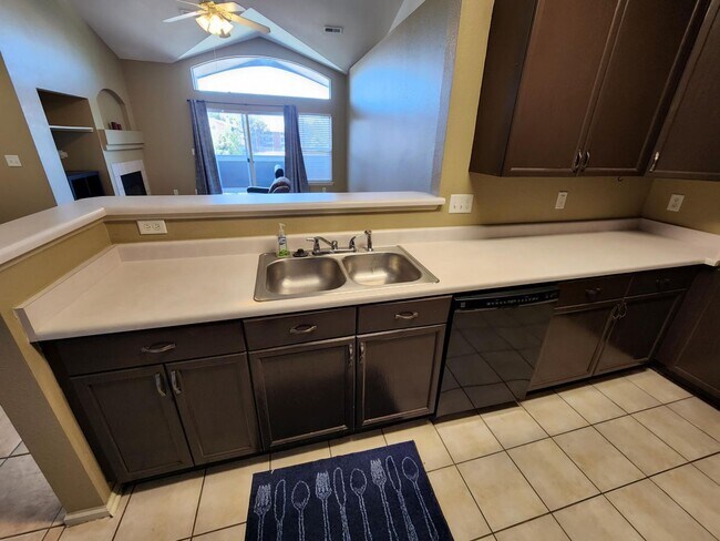 Photo - 2 Bed 2 Bath Condo With Balcony! Unit 303