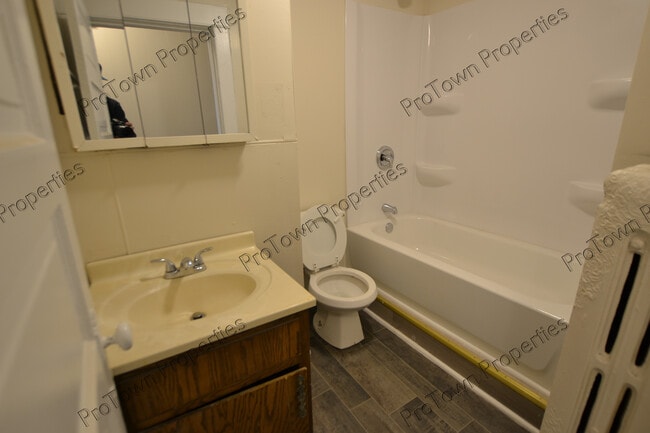 Photo - 213 N Hickory St Unidad BS