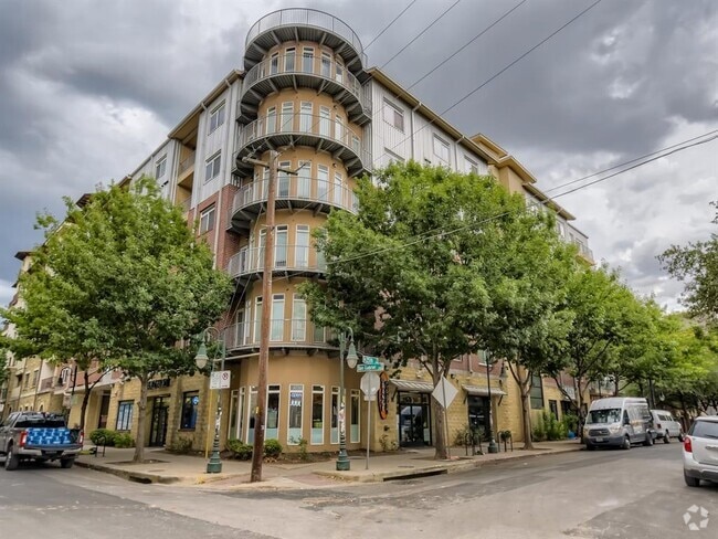 Building Photo - 910 W 25th St Unit 410 Rental