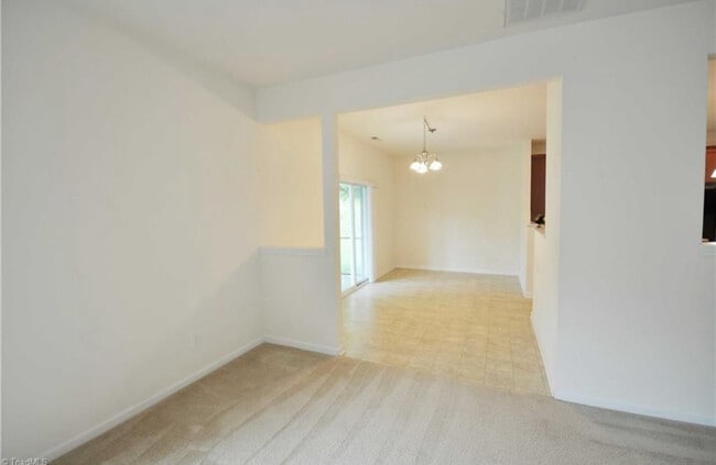 Building Photo - 1642 Ashmead Ln Rental