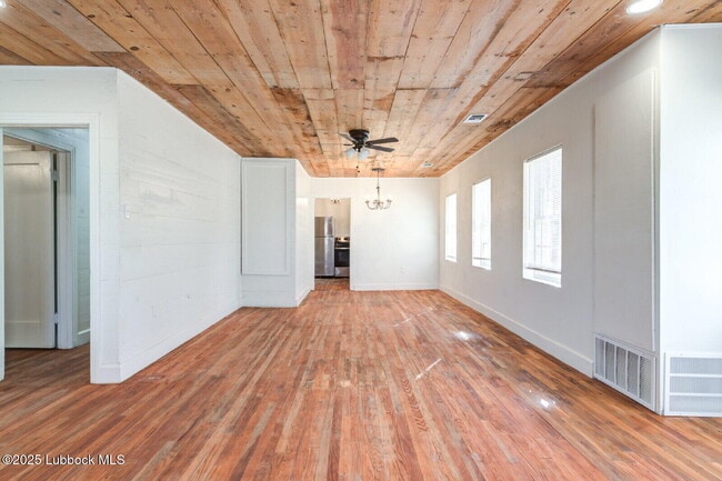 Photo - 1701 32nd St