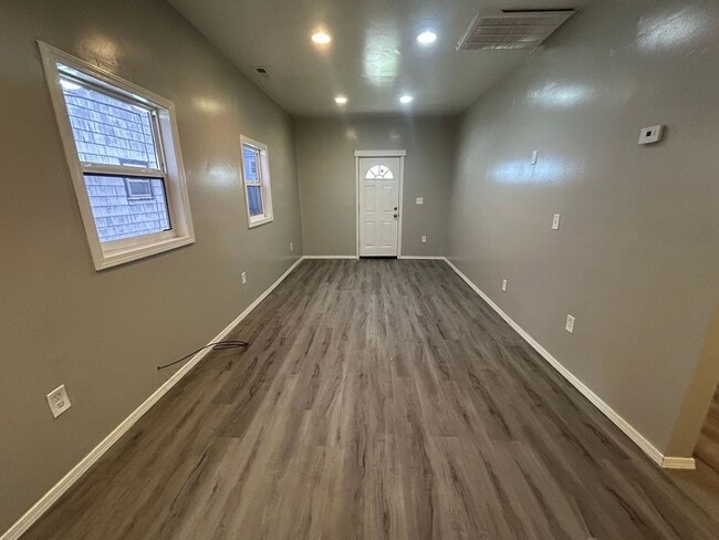 Photo - Charming 2-Bed Home Near Ottawa Park & University of Toledo