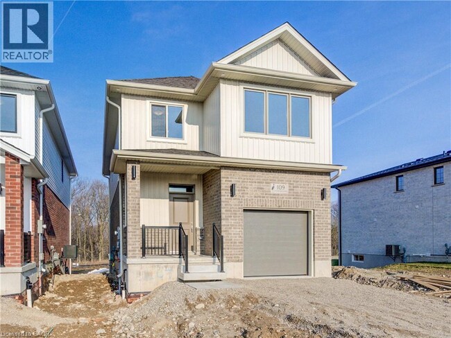 Photo - 109 Rivergreen Cres