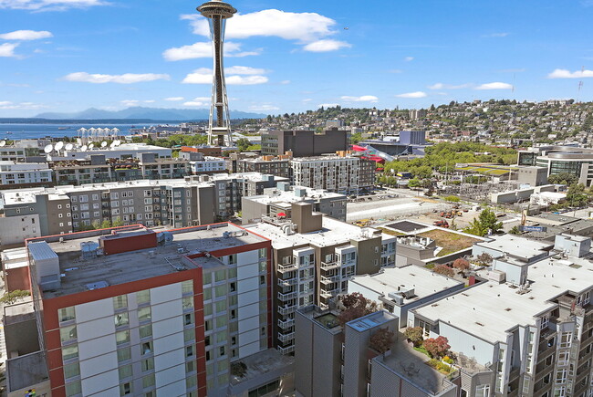 Building Photo - Annaliese