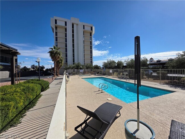 3930 University Center Dr Unit 102