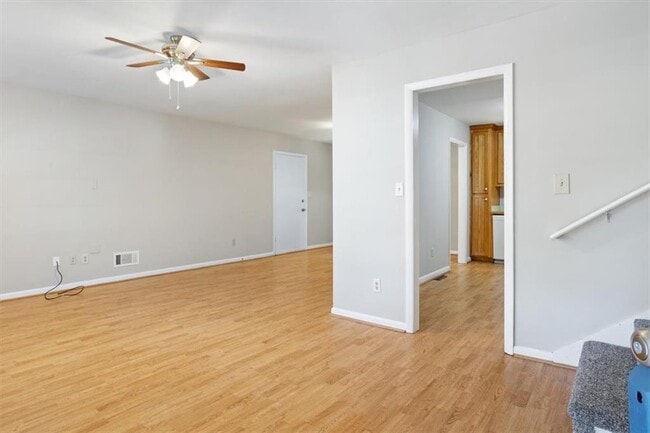 Photo - 601 Oakdale Rd