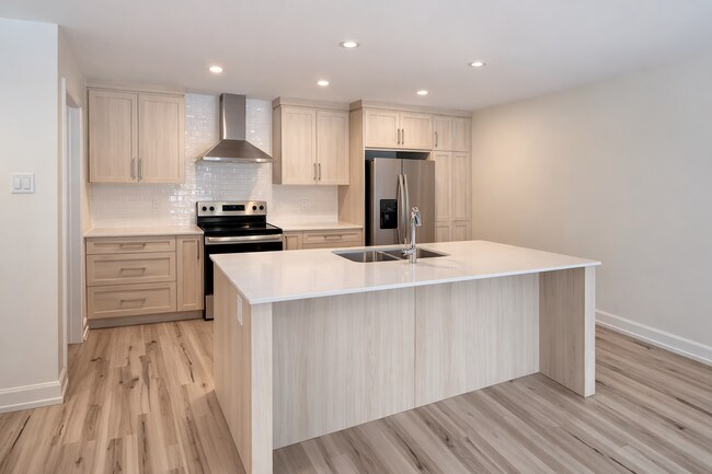 Photo - 359 Voyageur Pl