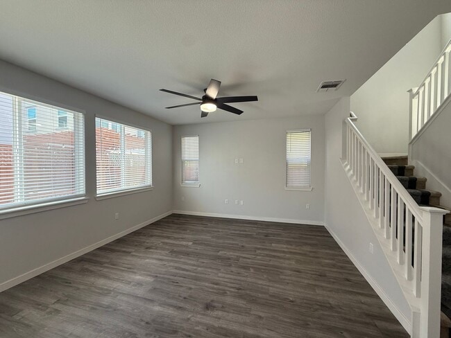 Photo - 1261 Damasco Ln