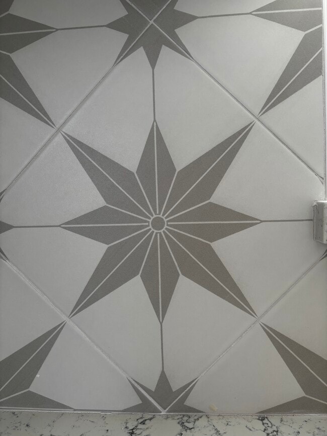 Photo - 969 W 25th St