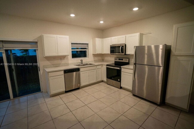 Photo - 137 NE 3rd St