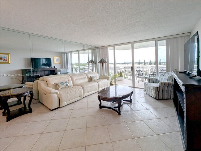 Photo - 18011 Biscayne Blvd Unidad 803 Rental