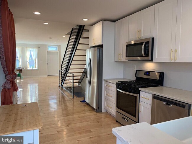 Photo - 2923 W Thompson St