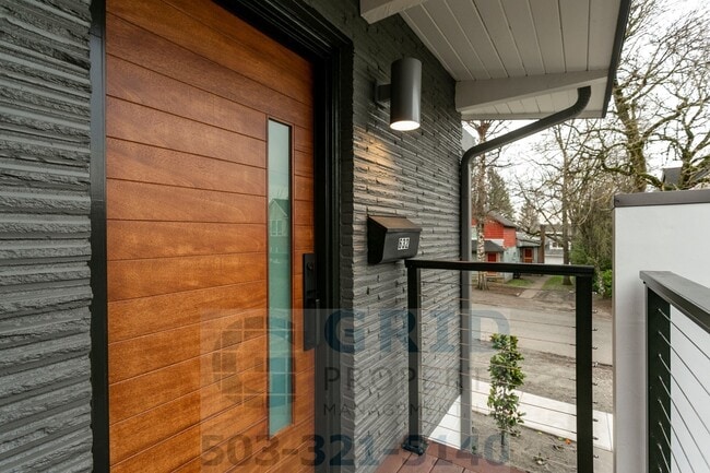 Building Photo - Gorgeous 2 Bedroom Home Available in Lake ... Unit 632