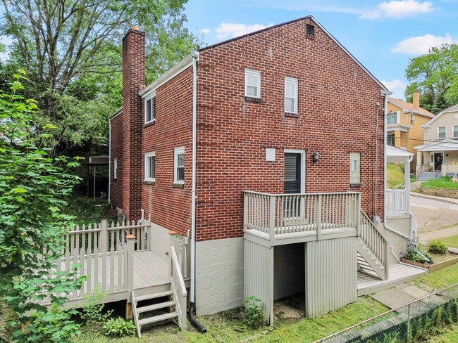 Photo - READY FOR MOVE IN! Fully RENOVATED 2-bedroom in Carrick!