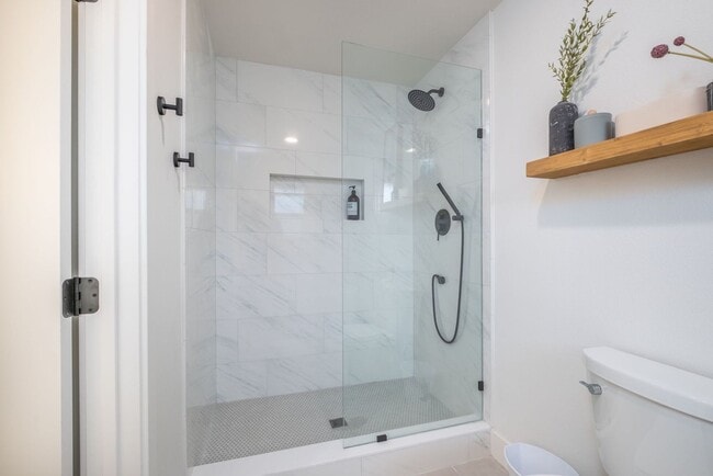 Photo - 3390 Thornhill Dr