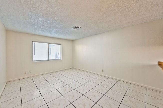 Photo - 5198 Greene Ln Unit B