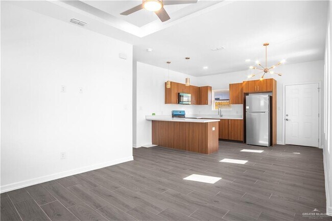 Photo - 25 N Onyx Ave Unit 3