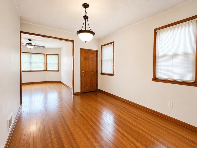 Photo - 38 W 53rd St Unit 1