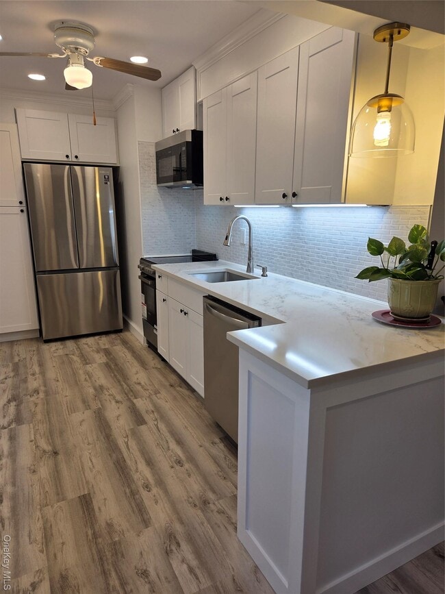 Photo - 127 E 12th St