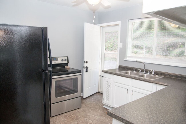 Photo - 1223 Greenbrier Rd Unit 1