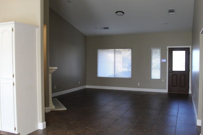 Photo - Large Home for Rent Bakersfield, CA