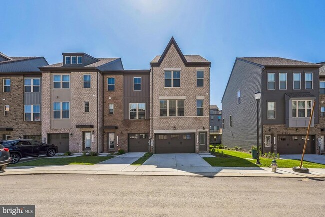 Photo - 16911 St William Wy Townhome