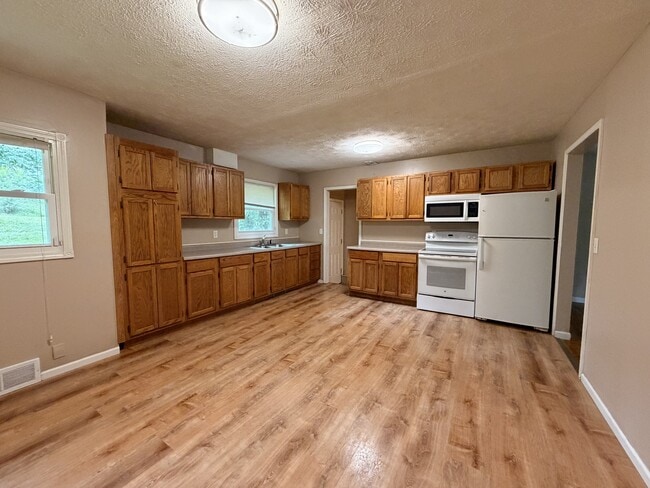 Photo - 4239 Redick Ave