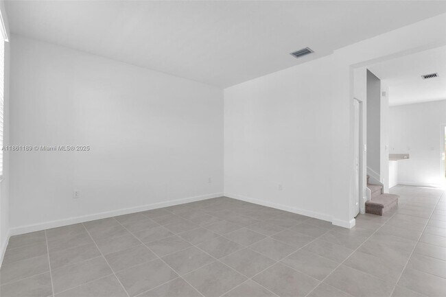 Photo - 2660 SE 28th St