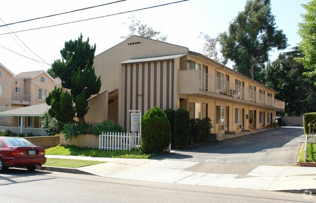 Photo - Eagledale Apartments