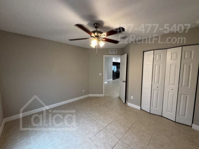 Photo - 3259 Halacka Ave SE